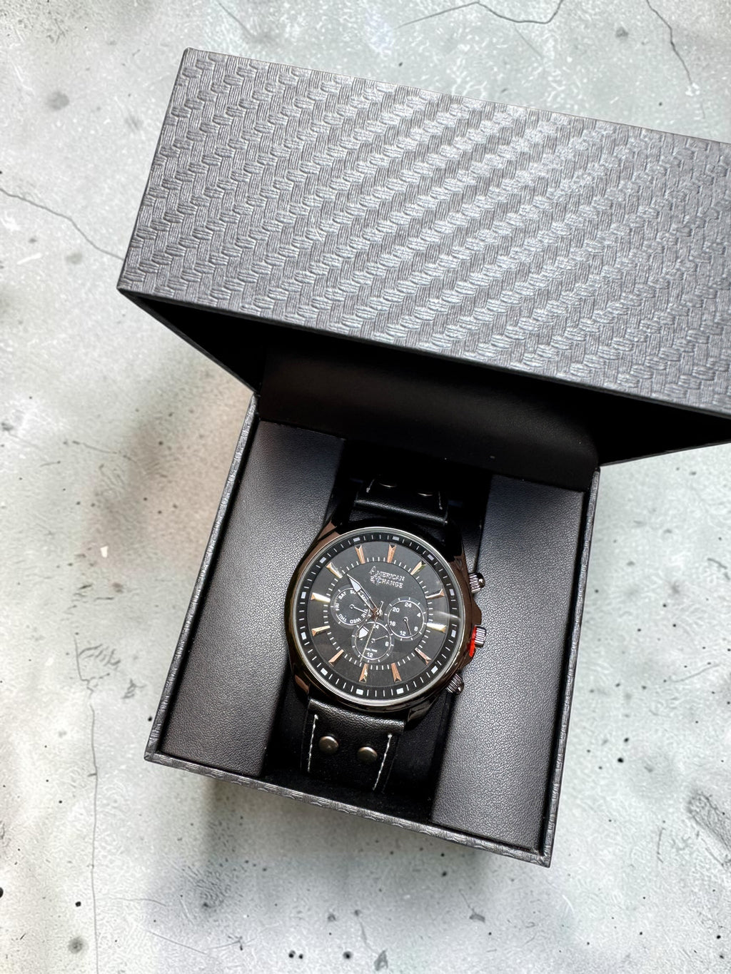 Classy American Exchange Leather Strapped Watch