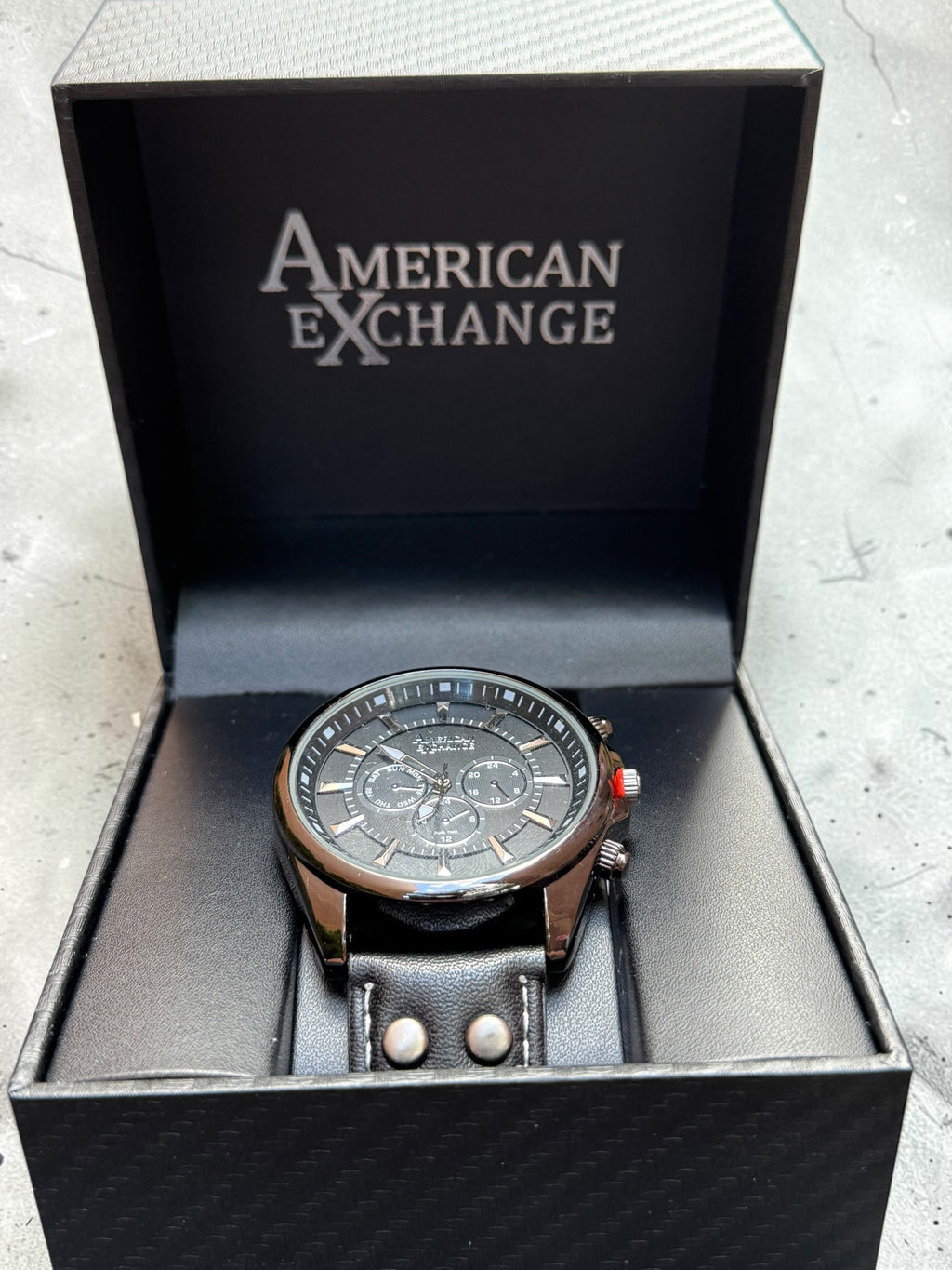 Classy American Exchange Leather Strapped Watch