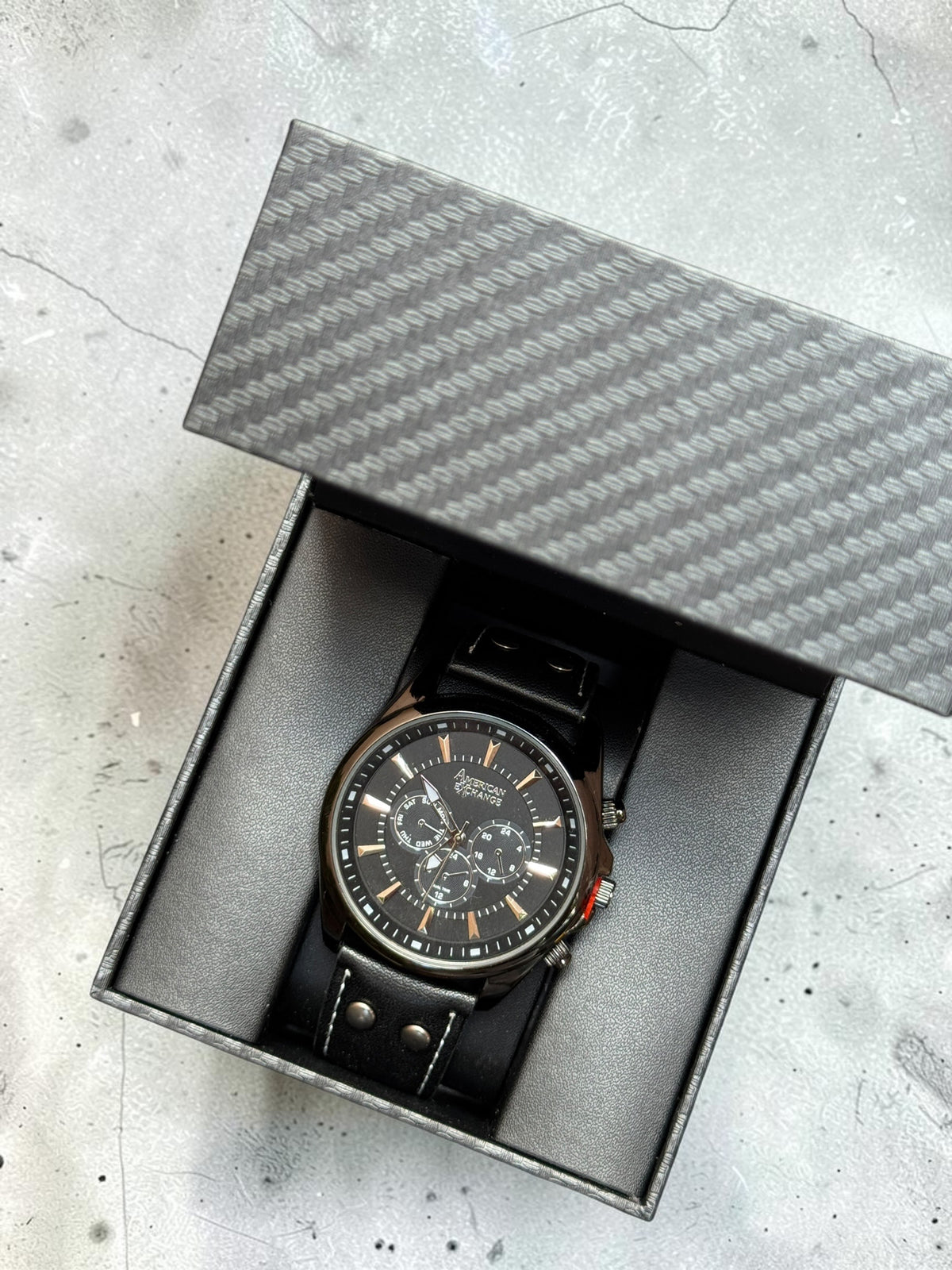 Classy American Exchange Leather Strapped Watch