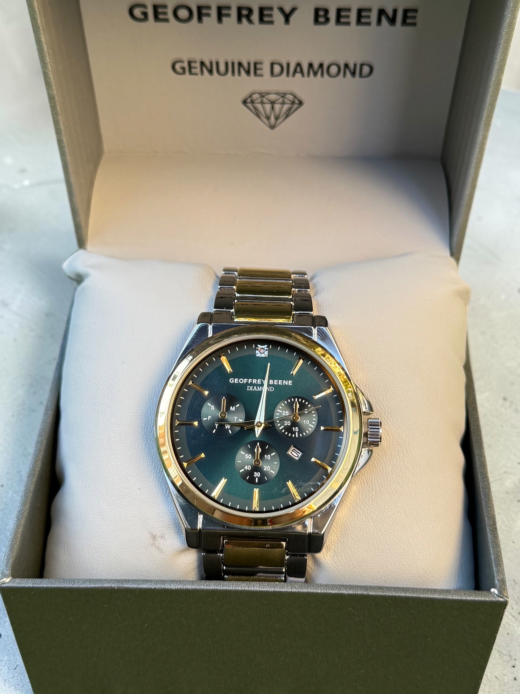 Geoffrey Beene Navy Teal Coloured Dial With Gold Outer Ring Gorgeous Watch