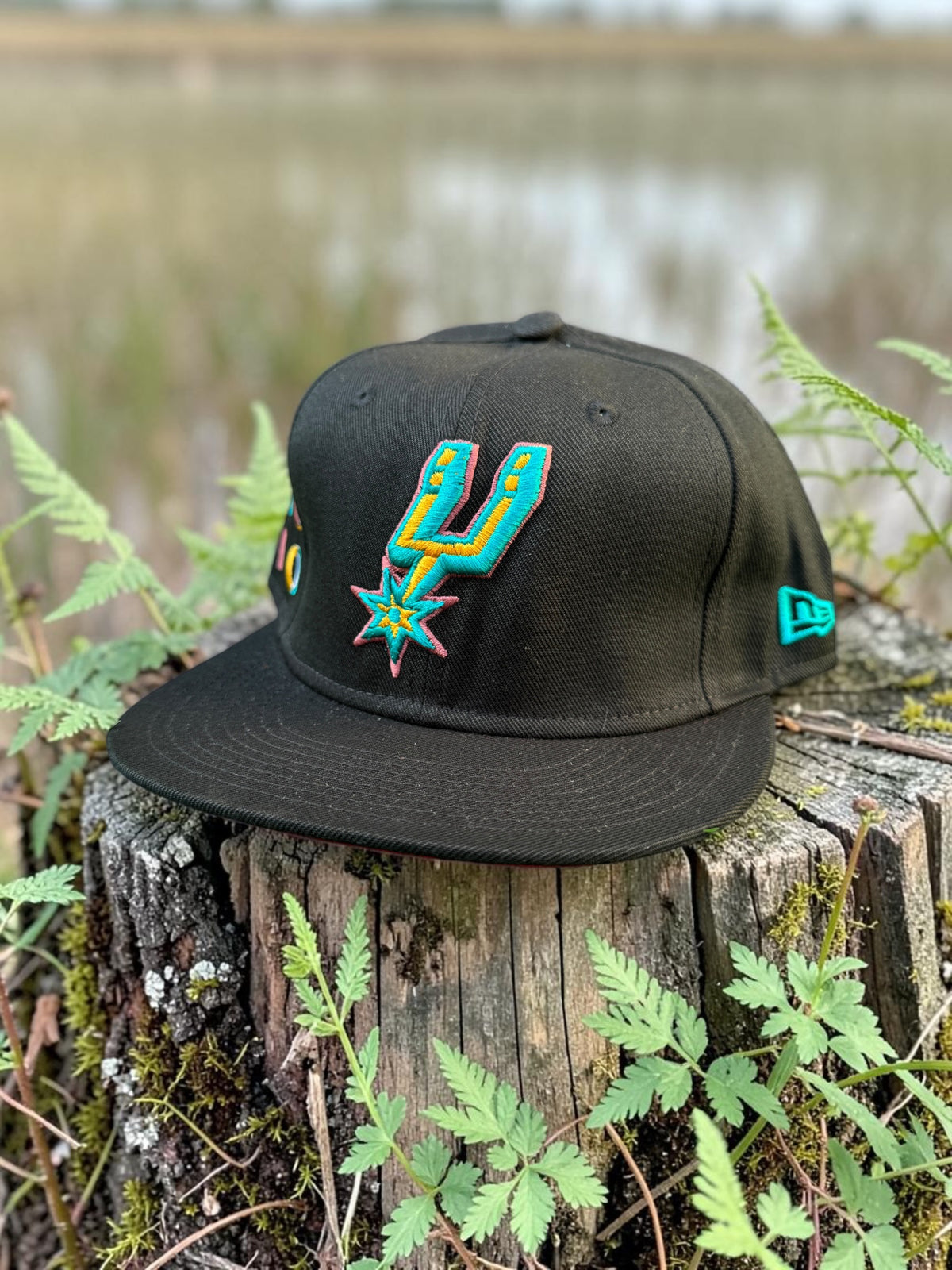 Plain Black Sanantonio Snapback